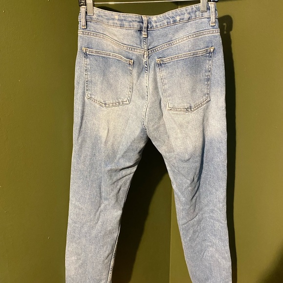 🌟Topshop High Waist Light Denim Mom Jeans🌟 - Picture 7 of 9